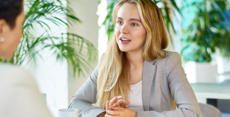 Kvinde til samtale på et jobcenter
